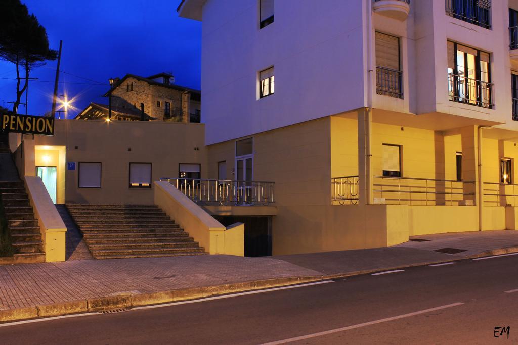 Pension Vega De Pas Comillas Exterior photo